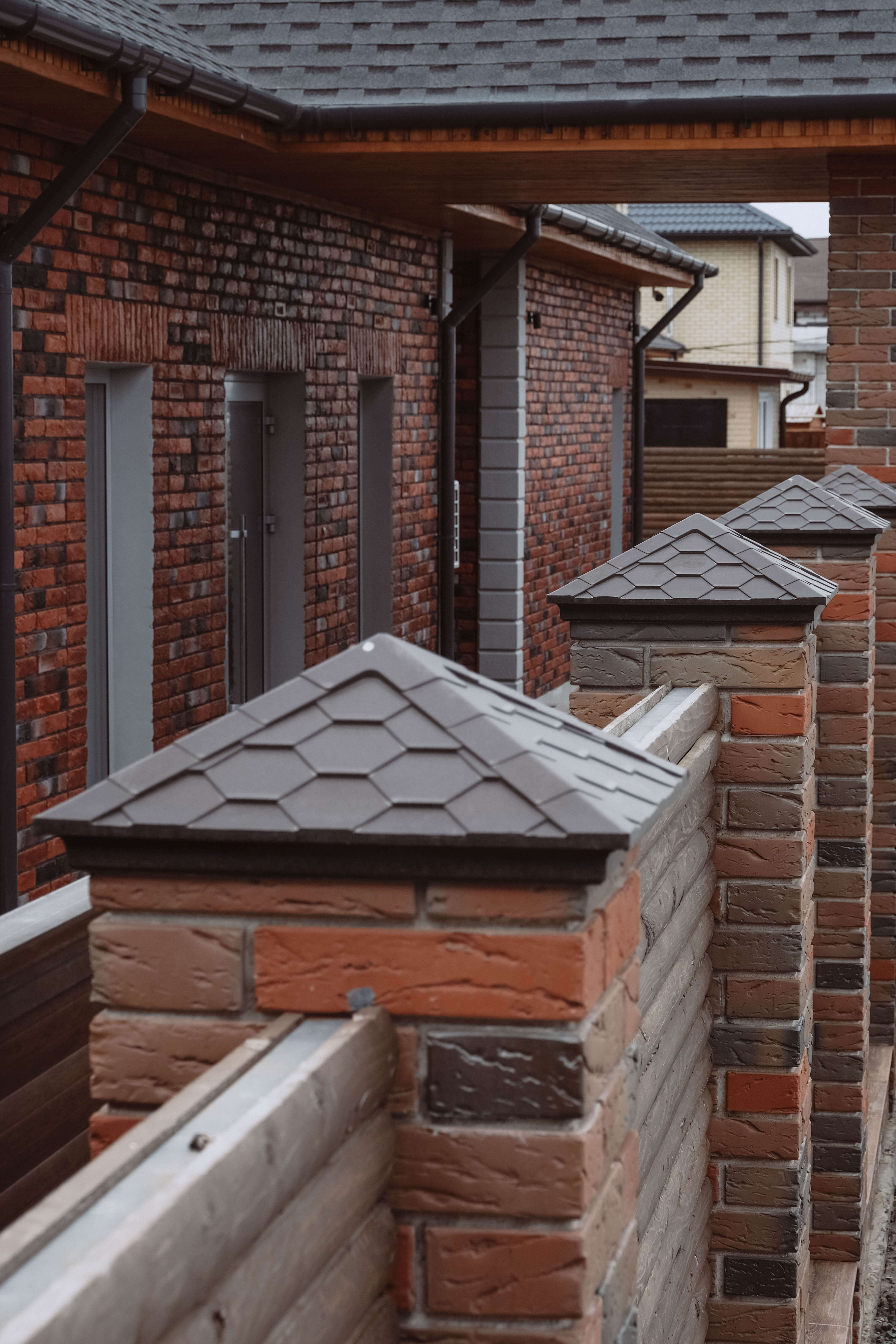 Колпак Zking Эверест Коричневый на столб 1.5х1.5 кирпича (390х390мм) в Кандалакше фото